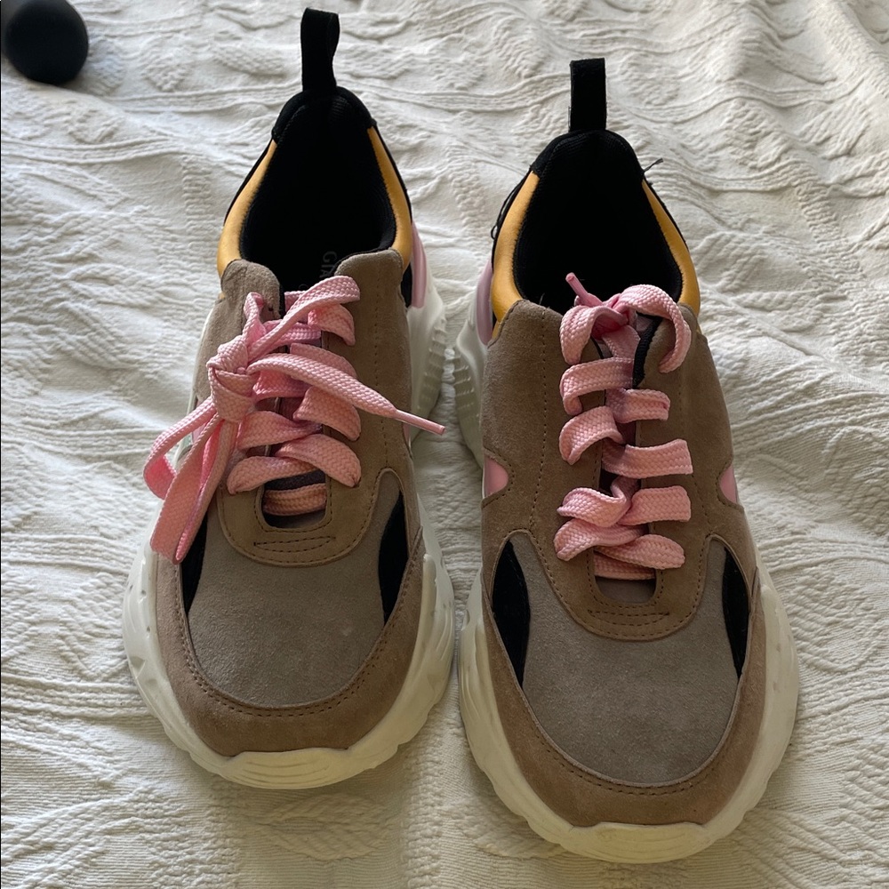 Gianni Bini Pink and Brown Color-block Women’s Sneakers